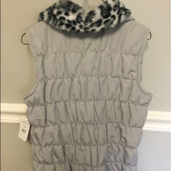 NWT JK Girls Grey Vest with Leopard Fur Collar - Picture 3 of 3